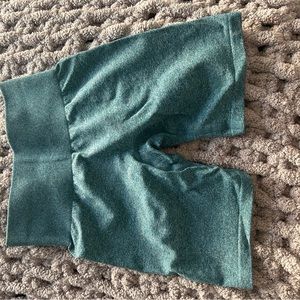 NVGTN SCRUNCH SHORT XS TEAL